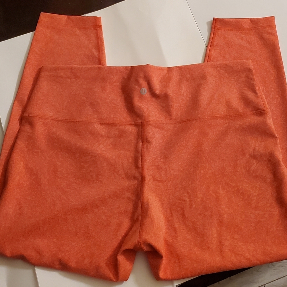 New with tags lululemon Wunder train HR Tight 25" Leggings size 18